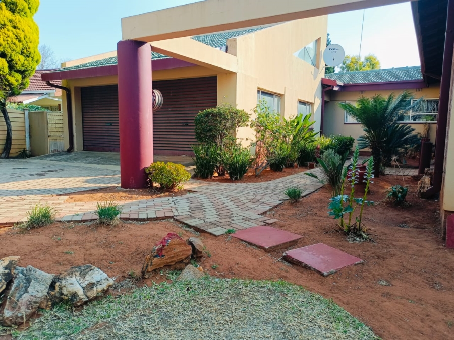 4 Bedroom Property for Sale in Stilfontein Ext 4 North West